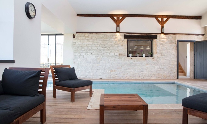 Saint-Germain-du-Plain Cottage | Gite: The Vagastines, 4 stars, indoor pool, 6 pers, St Germain plain