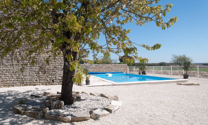 Echallat Cottage | Gites 4 Etoiles, 4 adult 2 enfants, piscine chauffée, wifi, parking, jeux