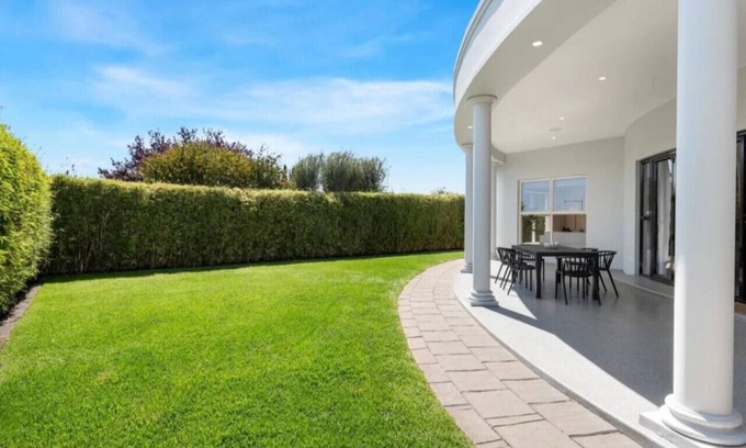 Glenelg North House | Glenelg North 4 BR Retreat