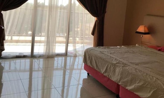 Banting Apartment | Gold Coast Morib Resort Studio Apartment Pool and Seaview