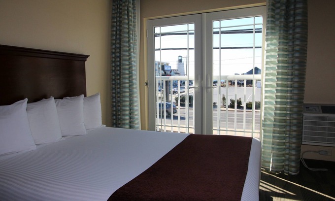 Dewey Beach Hotel | Gold Leaf Hotel of Dewey - Rehoboth Beach