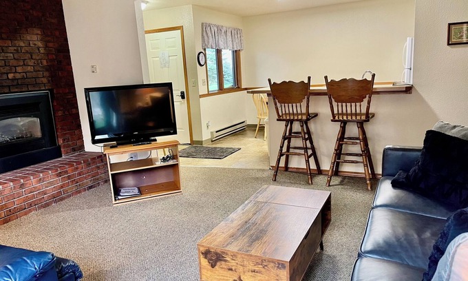 Red Lodge Condo | Golf Course Condo with Pool, Hot Tub, Sauna, and Game Room. Aspen Townhomes #6