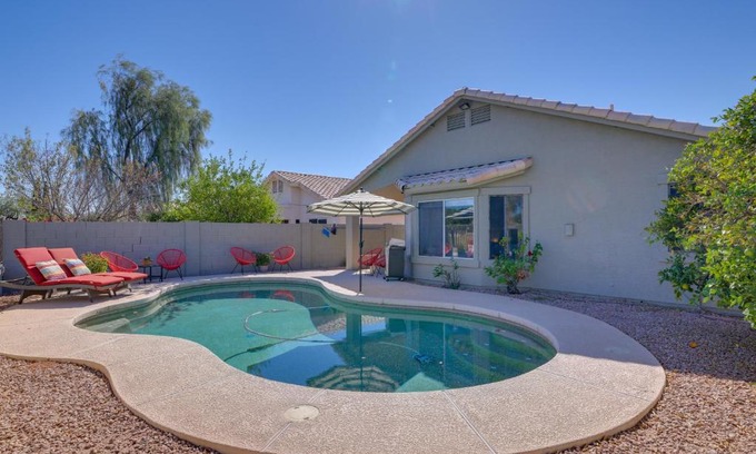 Arrowhead Ranch House | Golf Course View and Pool Serene Glendale Home