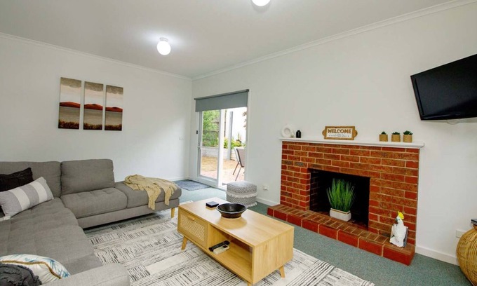 Mulwala Apartment | Golf Views 2 Location Location. Calling all golfers.