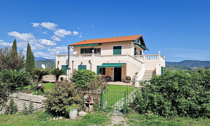 Camporosso Apartment | Gorgeous apartment in Camporosso