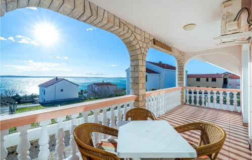 Rtina Apartment | Gorgeous Apartment In Rtina With Wifi