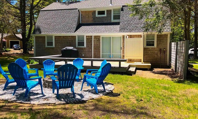 Centerville House | Gorgeous coastal home with plenty of space and backyard oasis