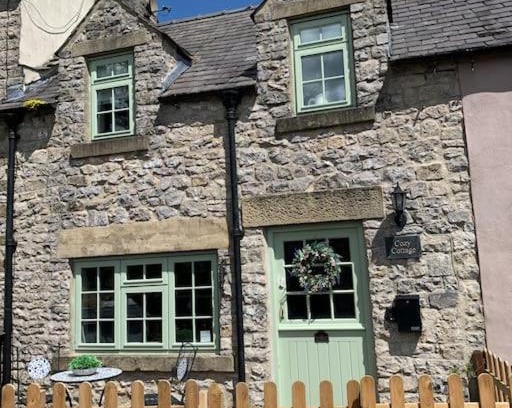 Tideswell House | Gorgeous Cozy Cottage with a heritage feel, walks, pubs & wood burner