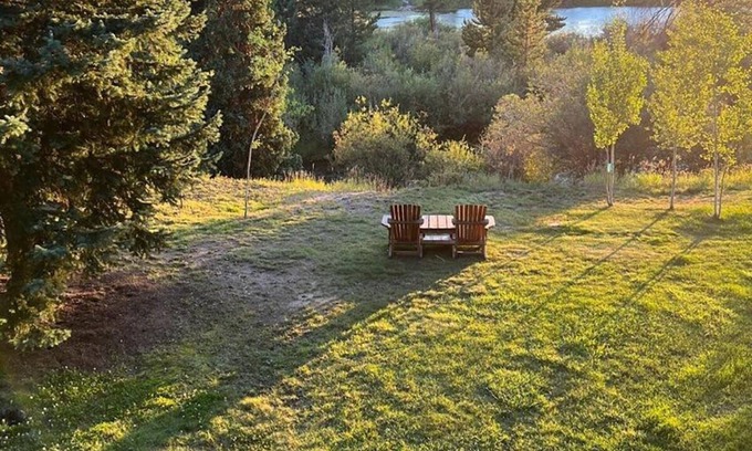 Rendezvous Apartment | Gorgeous end unit, over the Fraser River in downtown Winter Park