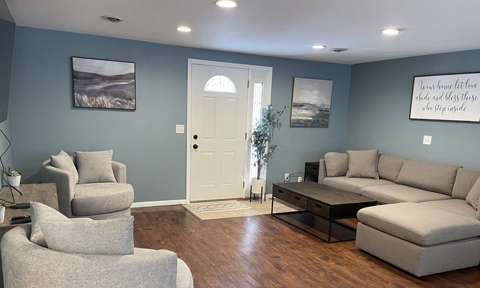 Saint Marys  Allen County House | Gorgeous Home 5 Minutes from Lutheran Hospital!