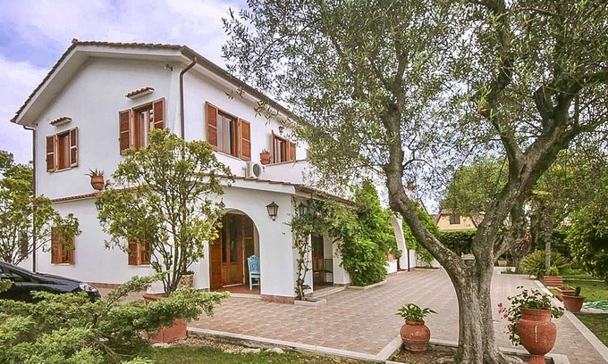 Tor San Lorenzo House | Gorgeous home in Ardea with WiFi