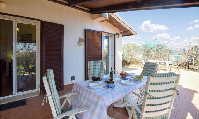Milo House | Gorgeous Home In Caselle With Kitchen