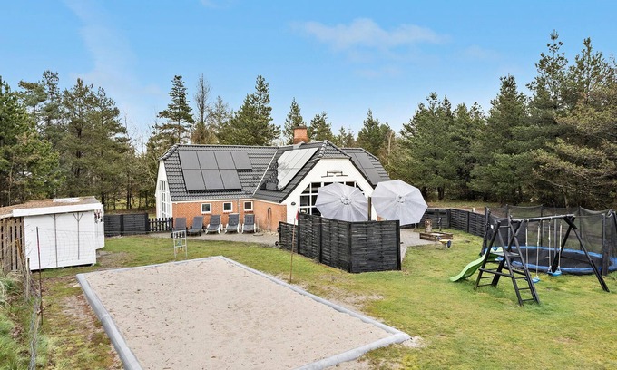 Houstrup House | Gorgeous home in Nørre Nebel with sauna