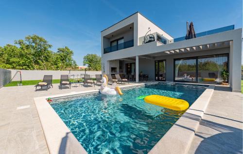 Murvica House | Gorgeous Home In Zadar