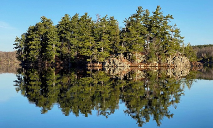 Tay Valley Cottage | Gorgeous Island View Cottage near Perth Ontario