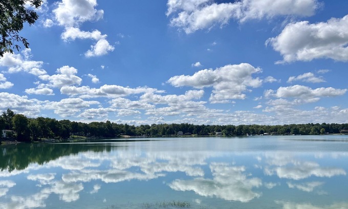 Howe House | Gorgeous Lakefront Home! Amazing views, outdoor dining and close to Shipshewana.