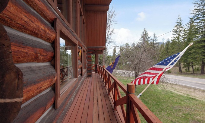 Martin City Cabin | Gorgeous Log Home 9 mi from West Glacier