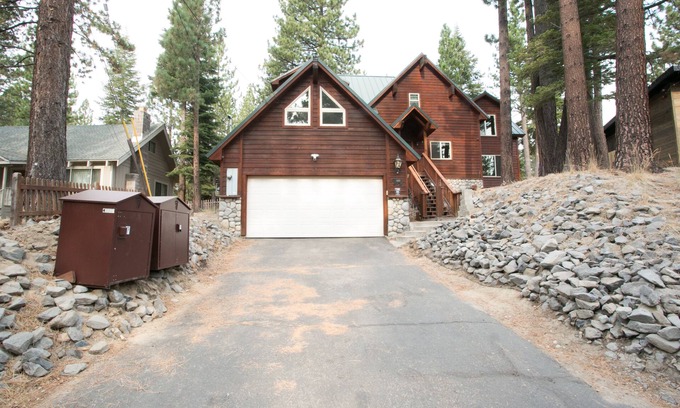 Country Club Estates House | Gorgeous Mountain House with Lots of Amenities