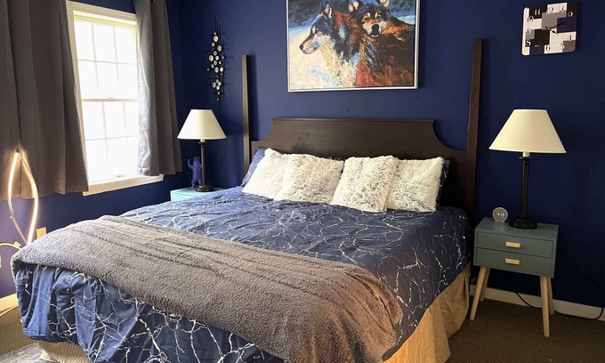 Hancock Apartment | Gorgeous Mountain View Suite Ski On/Off At Jiminy - Fully Redone Decor