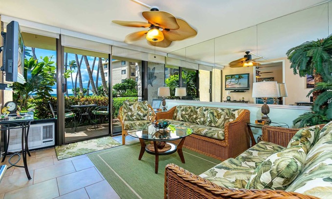 Maalaea Condo | GORGEOUS OCEANFRONT GROUND FLOOR UNIT—PARADISE FOUND