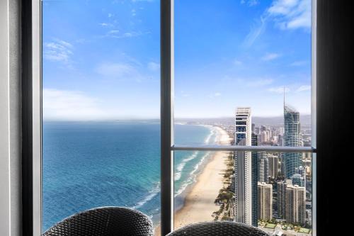 Surfers Paradise Apartment | Gorgeous Oceanview 2B2B beachfront apartment in Surfers