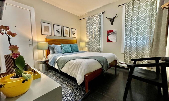 North End Apartment | Gorgeous Rare 3BR 3BA duplex with free Parking, Rare gorgeous 3 bds 3 baths w/Parking in Best loca