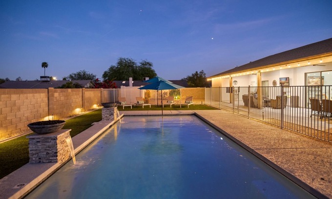 Equestrian Custom Estates House | Gorgeous Vacation Home, Single Level - Close to Hiking, Htd Pool