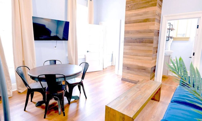 Treme Apartment | Governors Apartment - 2 bedroom - Steps to FQ - Historic Getaways