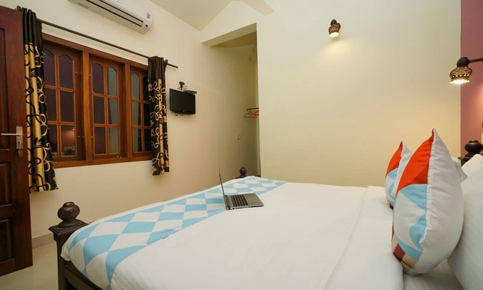 Alappuzha House | Graceful Stay near Thumpoly Beach, Alappuzha