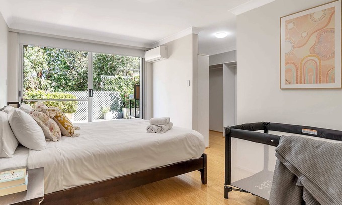 Greenwich Apartment | Gracious Greenwich with Tuscan Terrace