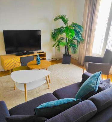 Clamart Apartment | Grand 2 pièces vue dégagée quartier gare