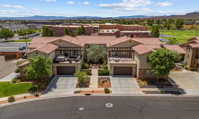 Santa Clara House | Grand Elite Retreat - 2 side by side units, sleeps 62! Pool, Hot Tub, Resort.