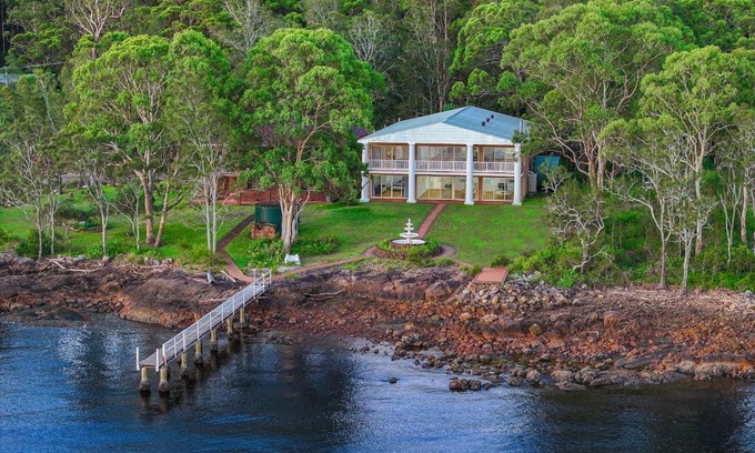 North Arm Cove House | Grand Esplanade