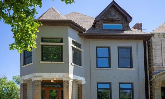 Central West End House | Grand "La Chambre" in CWE | 5BR 4BA/ABODEbucks
