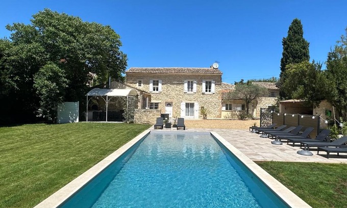 Cavaillon House | Grand Mas Provençal rénové avec piscine-plage