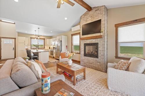 Bozeman House | Grand Opening! Mountain Views-Fireplace-Families