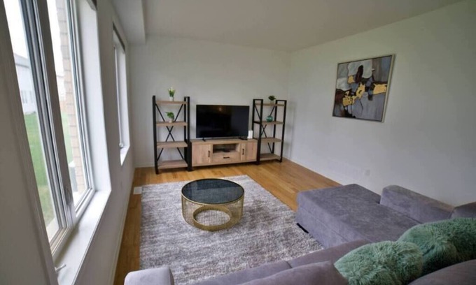 Brantford House | Grand River Retreat S