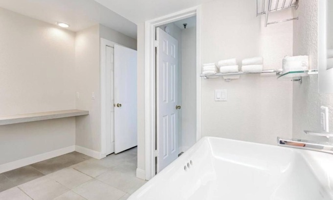 North Redington Beach Resort | Grand Shores West