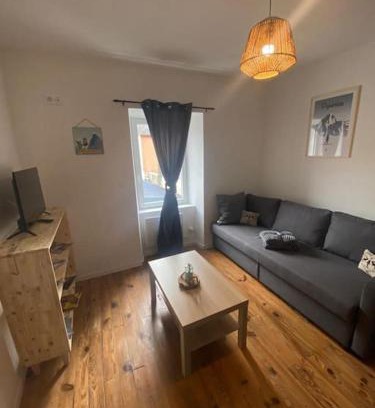 Bagneres-de-Bigorre Apartment | Grand Studio à 3 min du centre-ville