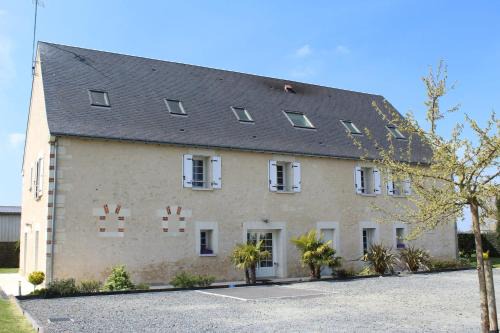 Saint-Epain House | Grande maison accueillante à Saint-Épain avec salle de réception