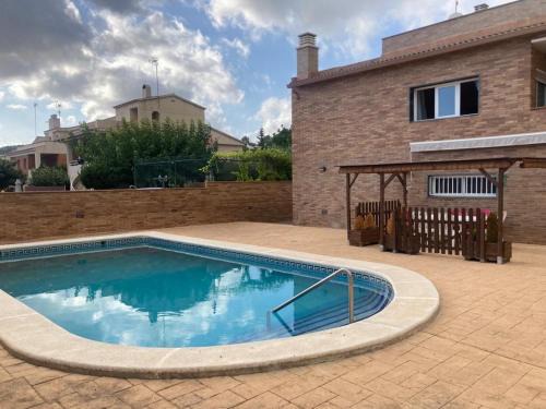 El Castell de Montornes Ski Chalet | GRANDIOSO CHALET EN CASTELL DE POBLA MONTORNES