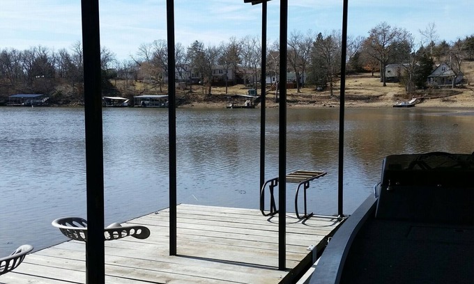 Warsaw House | GRANDMA'S GET-A-WAY (Water Front property) WIFI