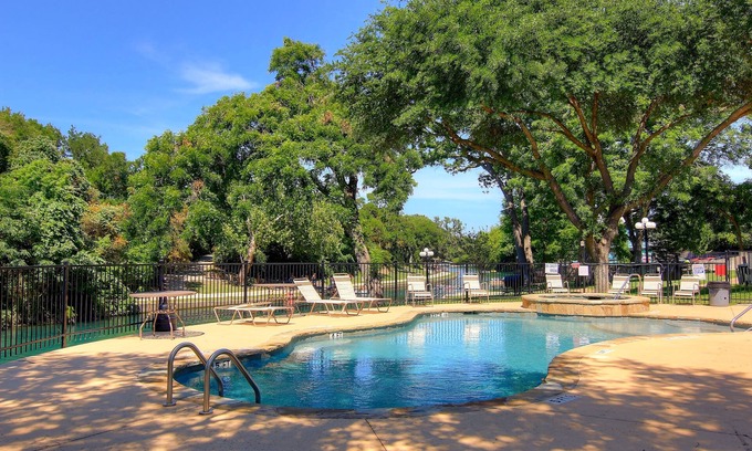 New Braunfels Condo | Grandma's River Haus Rrc A108 1 Bedroom Condo by RedAwning