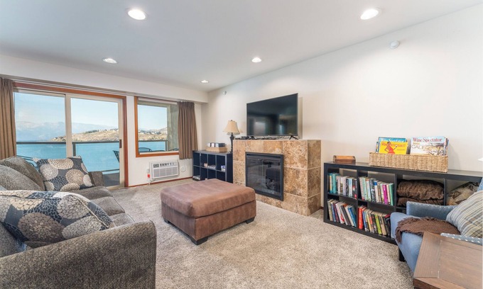 Chelan Condo | Grandview 541 Executive Waterfront condo