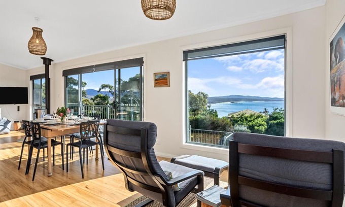 Binalong Bay House | GRANITE BEACH HOUSE @ Bay of Fires