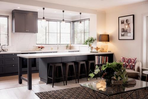 North Hobart Apartment | Grappa Court Penthouse Apartment in North Hobart