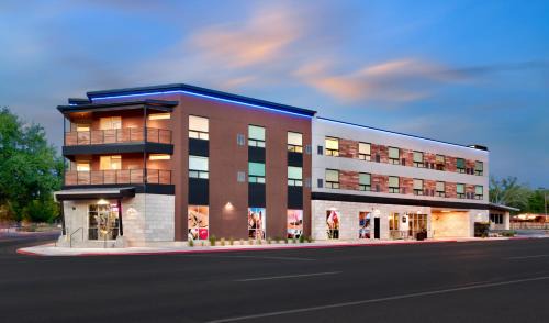 Moab Hotel | Gravity Haus Moab