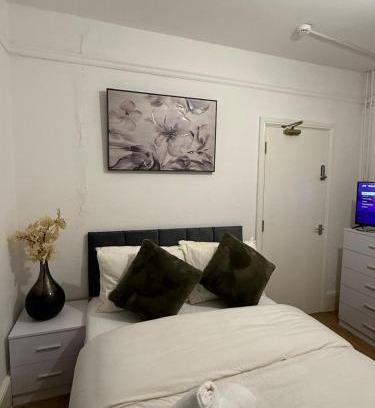 Northampton Apartment | Gray Bridge House