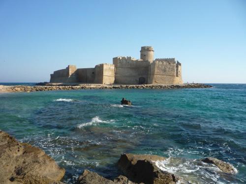 Le Castella House | Graziosa Casa A 2 passi dalla Spiaggia e dal Castello