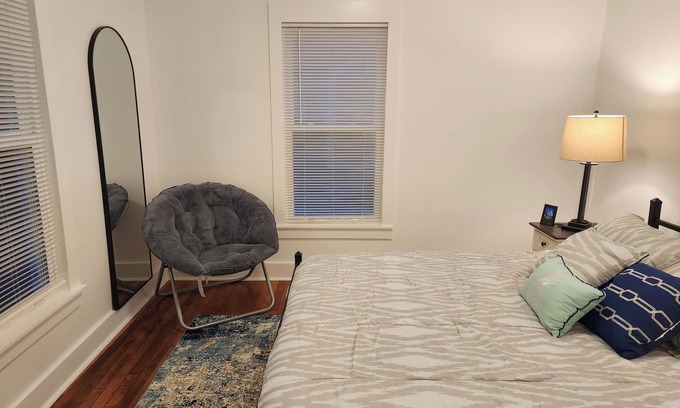 Roosevelt Park House | Great for working professionals: medical, construction, etc. LTE, or Mid-term!